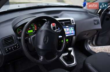 Внедорожник / Кроссовер Hyundai Tucson 2009 в 