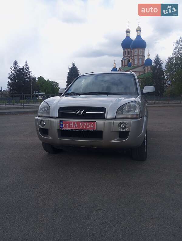 Позашляховик / Кросовер Hyundai Tucson 2006 в 