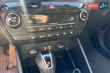 Внедорожник / Кроссовер Hyundai Tucson 2017 в 