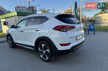Внедорожник / Кроссовер Hyundai Tucson 2017 в 