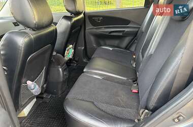 Внедорожник / Кроссовер Hyundai Tucson 2012 в 