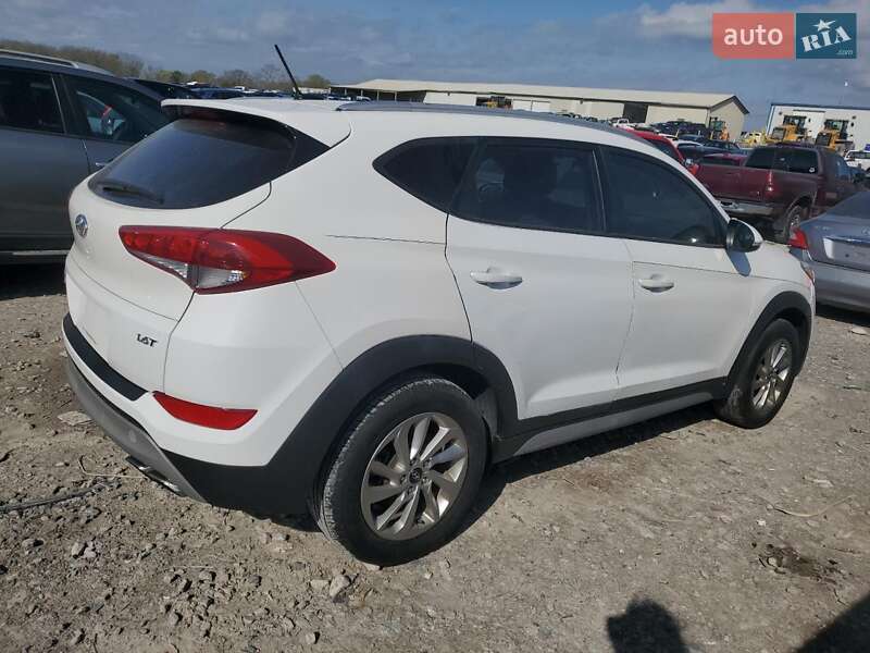Позашляховик / Кросовер Hyundai Tucson 2017 в Чернівцях