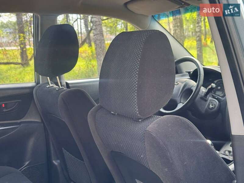 Позашляховик / Кросовер Hyundai Tucson 2009 в Охтирці