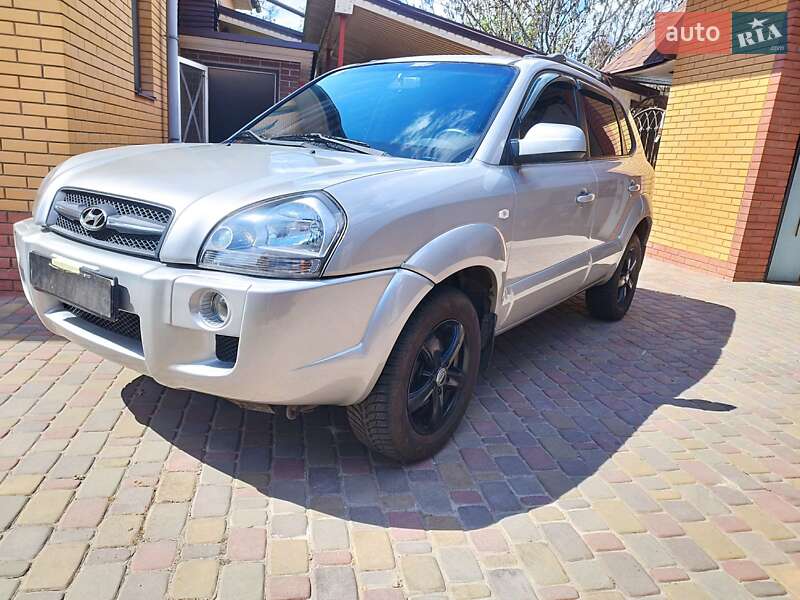Позашляховик / Кросовер Hyundai Tucson 2008 в 