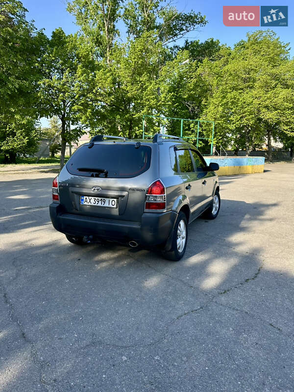Внедорожник / Кроссовер Hyundai Tucson 2011 в Лозовой