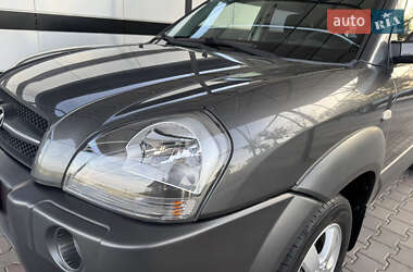 Внедорожник / Кроссовер Hyundai Tucson 2008 в 