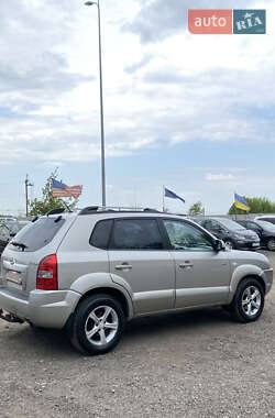 Внедорожник / Кроссовер Hyundai Tucson 2006 в 