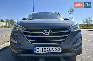 Позашляховик / Кросовер Hyundai Tucson 2016 в 