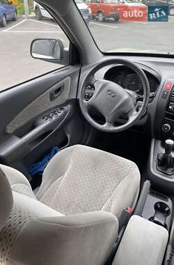 Позашляховик / Кросовер Hyundai Tucson 2005 в 