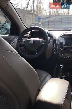 Внедорожник / Кроссовер Hyundai Tucson 2014 в 