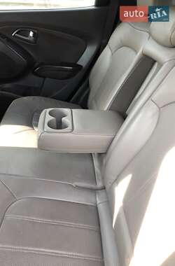 Внедорожник / Кроссовер Hyundai Tucson 2014 в 