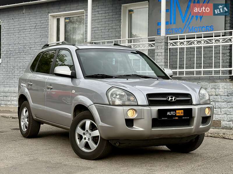 Внедорожник / Кроссовер Hyundai Tucson 2006 в 