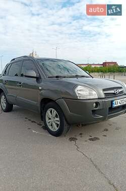 Внедорожник / Кроссовер Hyundai Tucson 2009 в 
