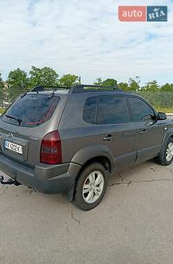 Внедорожник / Кроссовер Hyundai Tucson 2009 в 