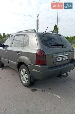 Внедорожник / Кроссовер Hyundai Tucson 2009 в 