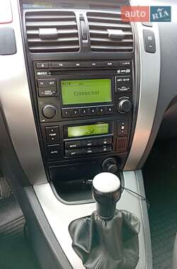 Внедорожник / Кроссовер Hyundai Tucson 2009 в 