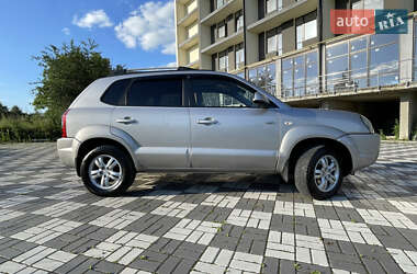 Внедорожник / Кроссовер Hyundai Tucson 2006 в 