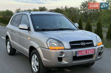 Внедорожник / Кроссовер Hyundai Tucson 2006 в 