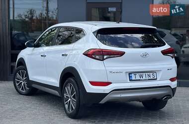 Внедорожник / Кроссовер Hyundai Tucson 2017 в 