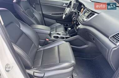 Внедорожник / Кроссовер Hyundai Tucson 2017 в 