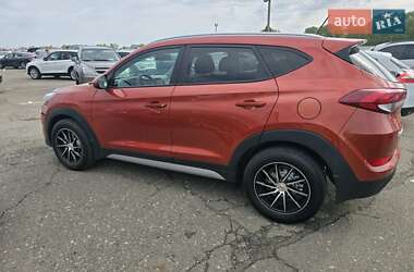 Внедорожник / Кроссовер Hyundai Tucson 2017 в 