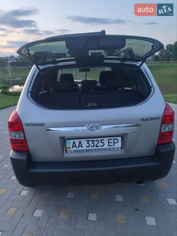 Позашляховик / Кросовер Hyundai Tucson 2006 в Києві