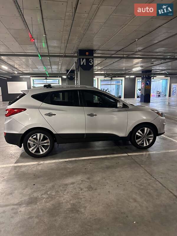 Позашляховик / Кросовер Hyundai Tucson 2014 в Харкові