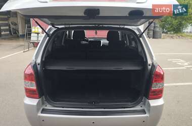 Внедорожник / Кроссовер Hyundai Tucson 2010 в 