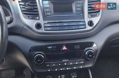 Внедорожник / Кроссовер Hyundai Tucson 2016 в 