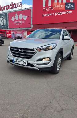 Внедорожник / Кроссовер Hyundai Tucson 2015 в 