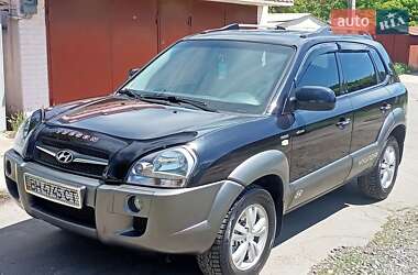 Позашляховик / Кросовер Hyundai Tucson 2012 в 