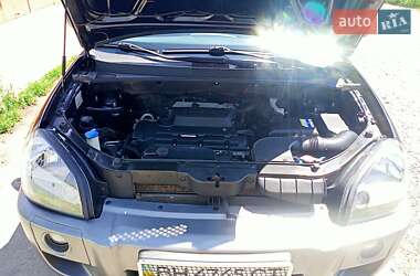 Позашляховик / Кросовер Hyundai Tucson 2012 в 