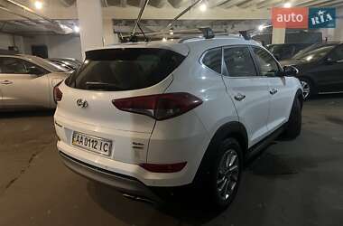 Внедорожник / Кроссовер Hyundai Tucson 2016 в 