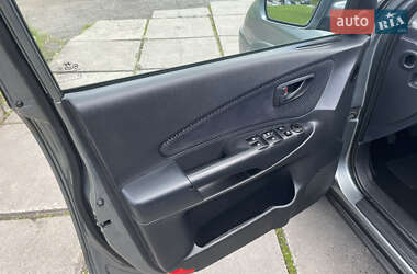 Внедорожник / Кроссовер Hyundai Tucson 2012 в 