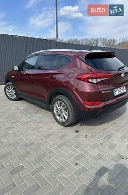 Внедорожник / Кроссовер Hyundai Tucson 2016 в 