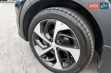 Внедорожник / Кроссовер Hyundai Tucson 2016 в 