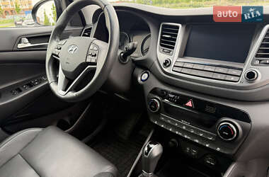 Внедорожник / Кроссовер Hyundai Tucson 2016 в 