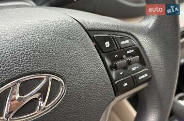Позашляховик / Кросовер Hyundai Tucson 2017 в 