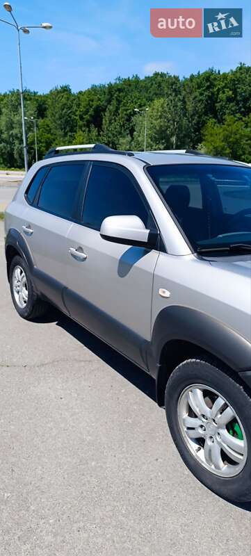 Внедорожник / Кроссовер Hyundai Tucson 2006 в Днепре фото 3 Внедорожник / Кроссовер Hyundai Tucson 2006 в Днепре