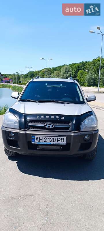 Позашляховик / Кросовер Hyundai Tucson 2006 в 