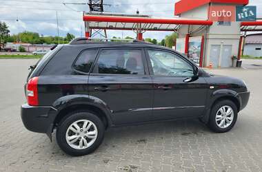 Внедорожник / Кроссовер Hyundai Tucson 2009 в 