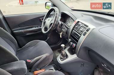 Внедорожник / Кроссовер Hyundai Tucson 2009 в 