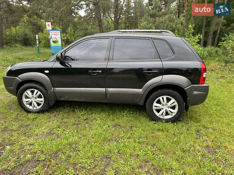 Внедорожник / Кроссовер Hyundai Tucson 2008 в 