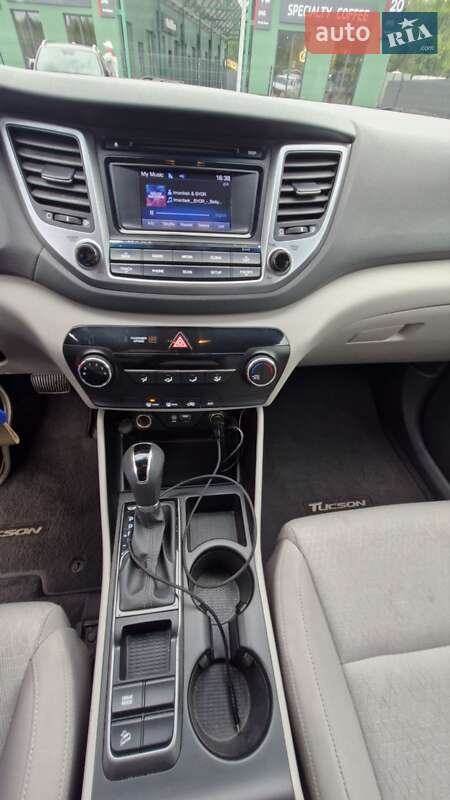 Позашляховик / Кросовер Hyundai Tucson 2015 в Ірпені