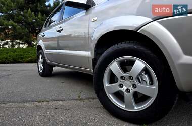 Позашляховик / Кросовер Hyundai Tucson 2006 в 