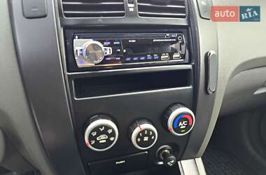 Позашляховик / Кросовер Hyundai Tucson 2006 в 