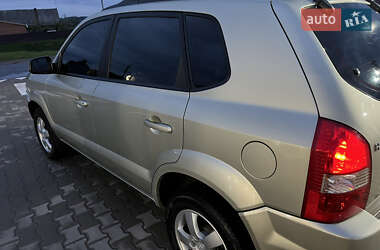 Внедорожник / Кроссовер Hyundai Tucson 2007 в 
