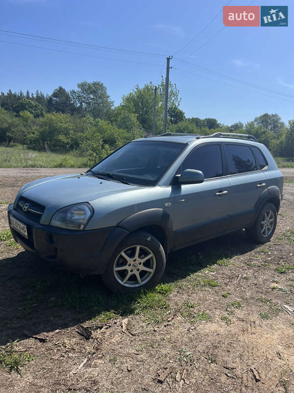 Внедорожник / Кроссовер Hyundai Tucson 2006 в 