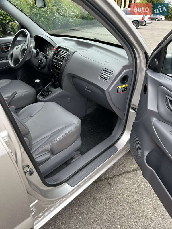 Позашляховик / Кросовер Hyundai Tucson 2005 в Тернополі
