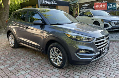 Внедорожник / Кроссовер Hyundai Tucson 2016 в 